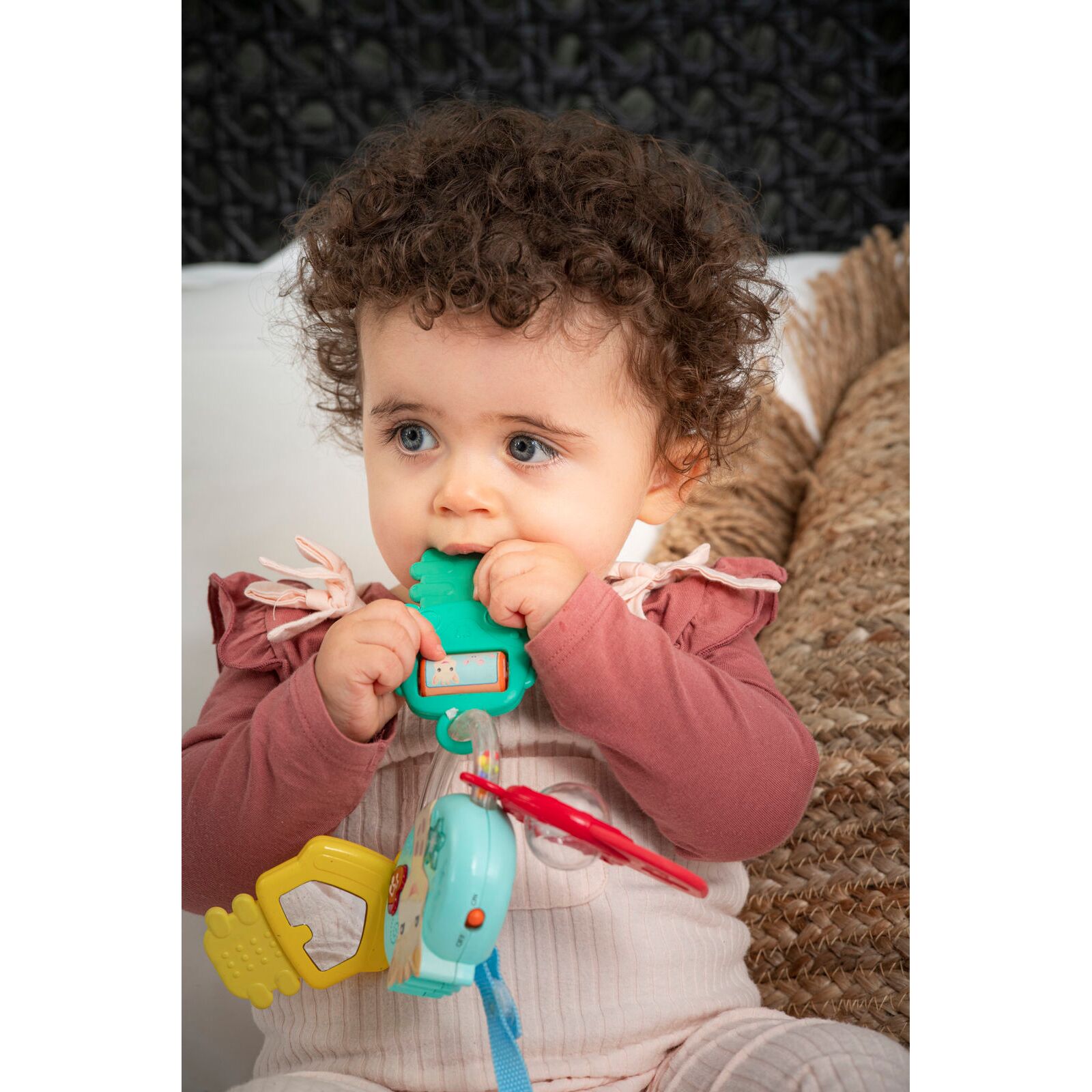 Baby Look - 230851 Lights and sound keys rattle Sophie la girafe 2022 lifestyle visual 3 medium