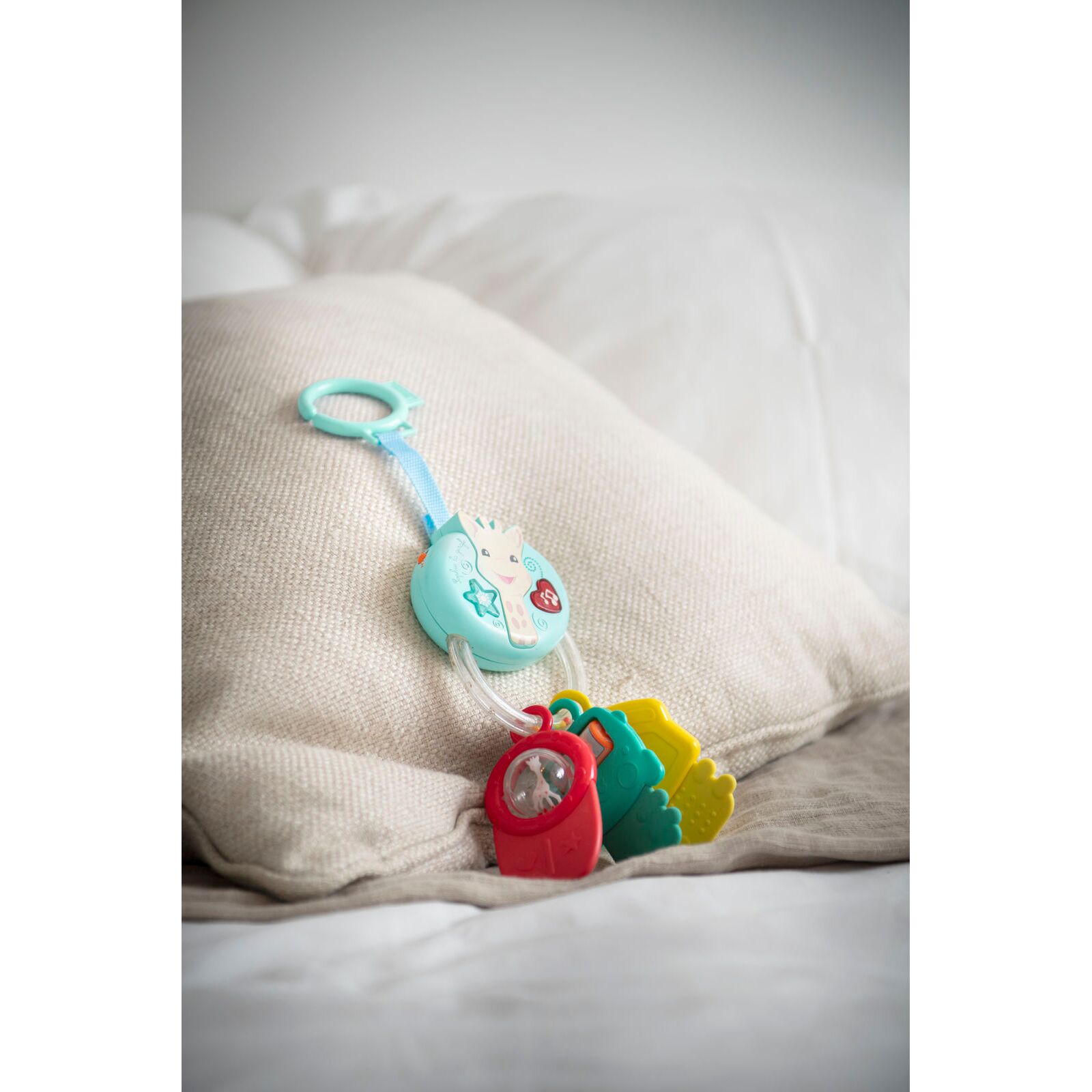 Baby Look - 230851 Lights and sound keys rattle Sophie la girafe 2022 lifestyle visual 7 medium
